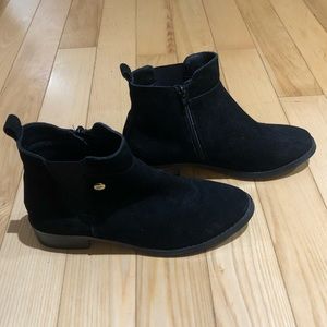 🆕 Kate and Mel - Chelsea Ankle Bootie - size 8.5